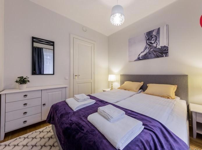 Pronksi 3 Apartments Tallinn Bagian luar foto